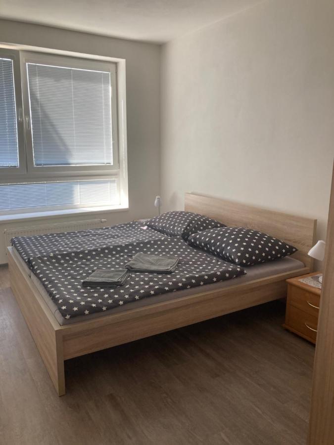 Apartman Edita - Byt S Terasou A Parkovacim Stanim, Topolova, Olomouc Apartman Kültér fotó