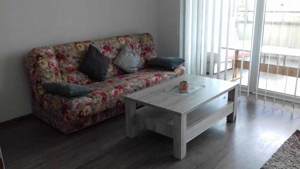 Apartman Edita - Byt S Terasou A Parkovacim Stanim, Topolova, Olomouc Apartman Kültér fotó